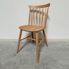 Tremmestol i olieret eg