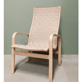 Lænestol i formspændt eg