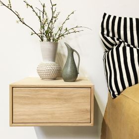 Natbord / sengebord i eg med push-skuffe