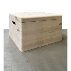 Skrin i træ (med låg og håndtag) ca. 40x30x23 cm.